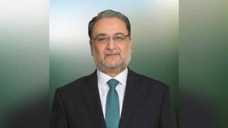 PIA Chairman Anwar Ali Hyder Rewards Staff — Big Move